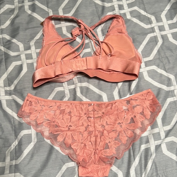 Pink set - Picture 2 of 2